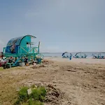 Spacious Apartment In Bocagrande Near The Sea