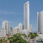 Spacious Apartment In Bocagrande Near The Sea