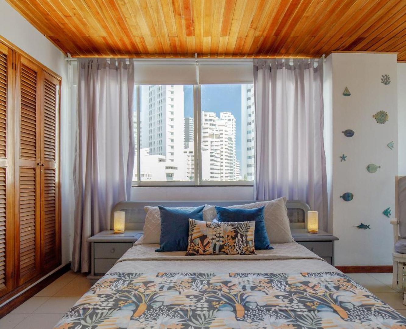 Spacious In Bocagrande Near The Sea