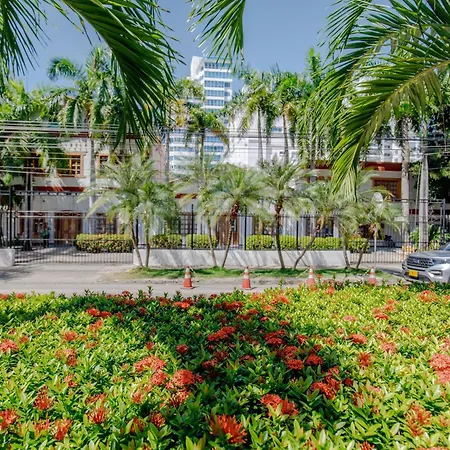 Spacious In Bocagrande Near The Sea *